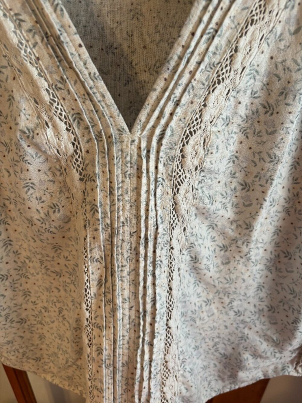 Lucky Brand Women's Lace Trimmed V-Neck Top SZ: XL - Picture 5 of 13